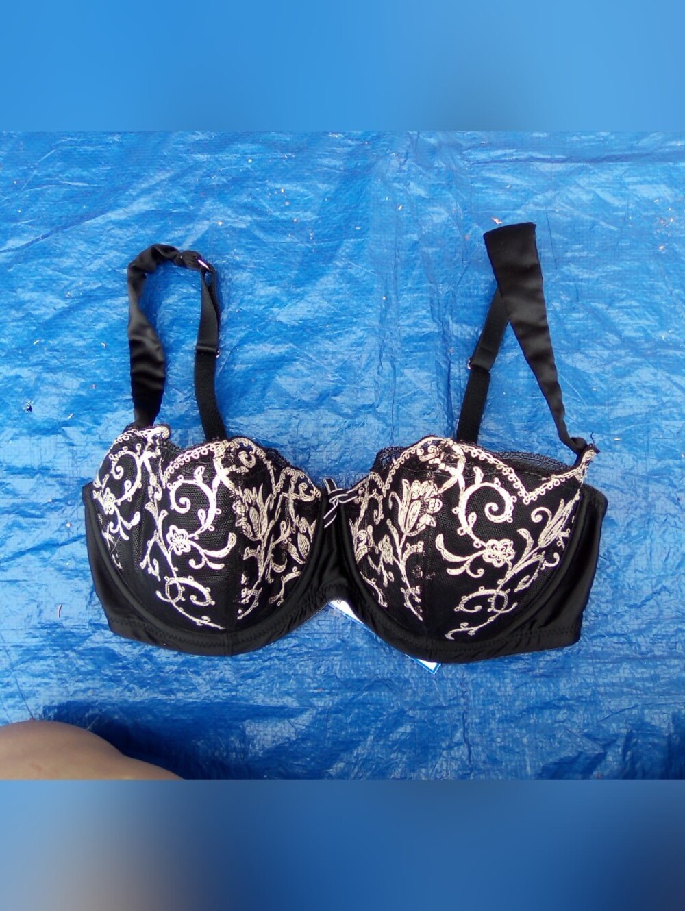 Black Underwire Bra with Cream Floral Embroidery